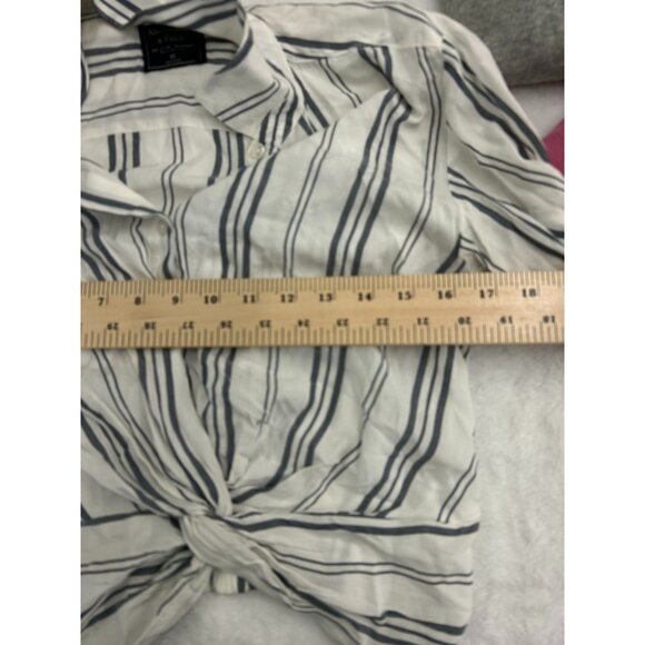 Abercrombie & Fitch Women's XS Long Sleeve Tie Front Button Up Shirt Women's - Picture 4 of 9